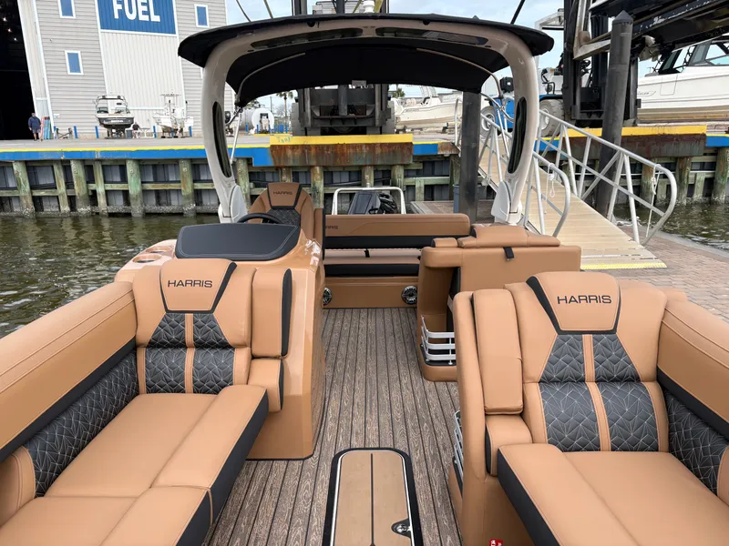 Slide: The Image of Harris Grand Mariner 250 2026 - 6