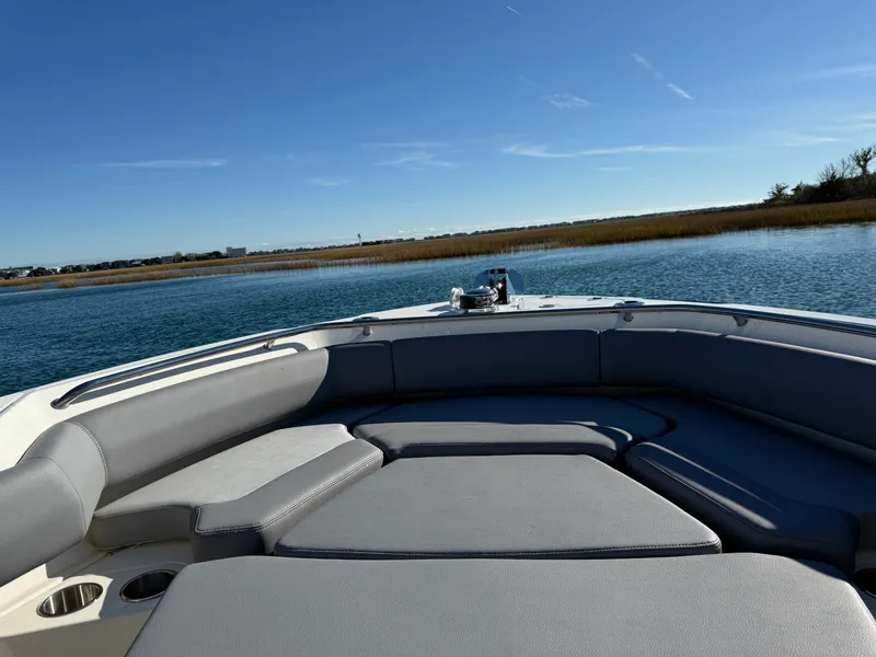 Slide: The Image of Boston Whaler 250 Outrage 2026 - 16