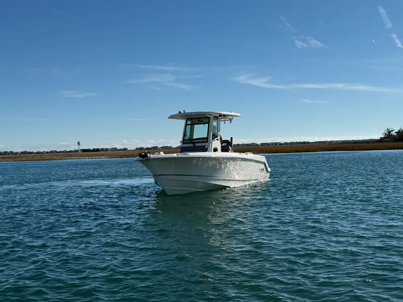 Slide: The Image of Boston Whaler 250 Outrage 2026 - 2