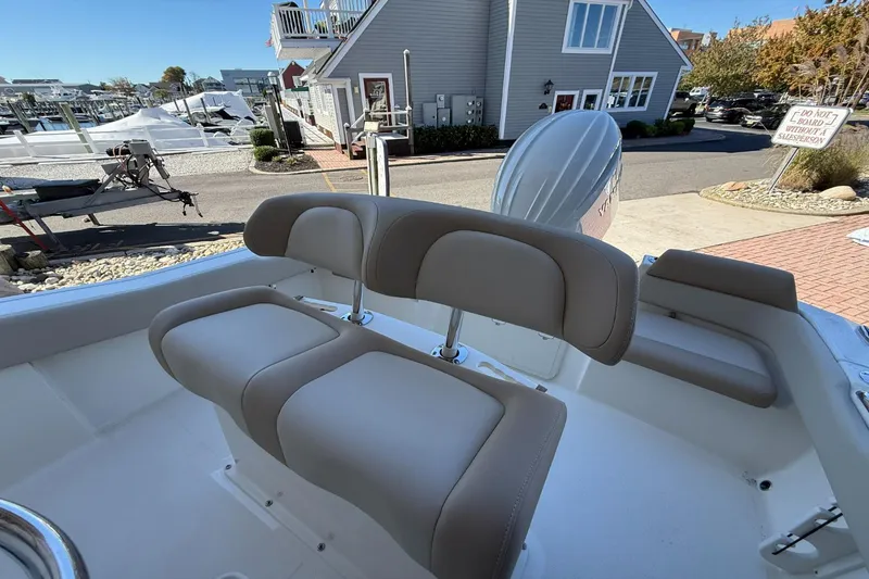 Slide: The Image of Scout 195 Sportfish 2026 - 11