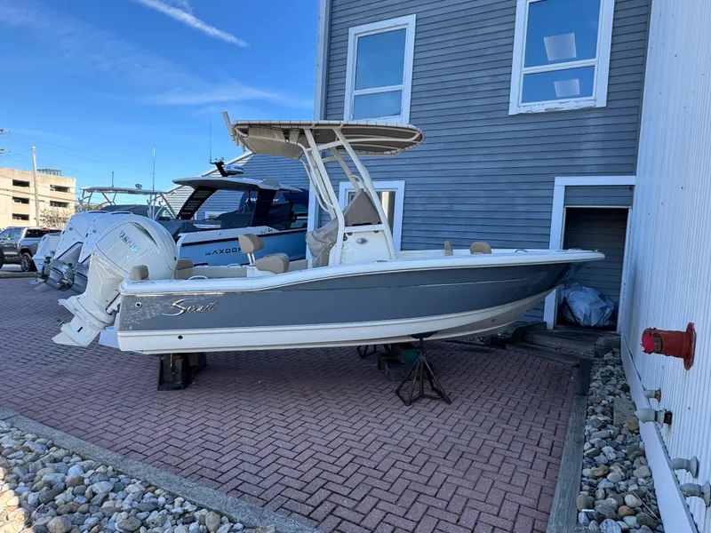 Slide: The Image of Scout 195 Sportfish 2026 - 15