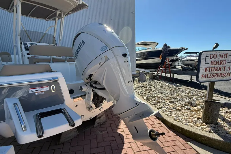 Slide: The Image of Scout 195 Sportfish 2026 - 2