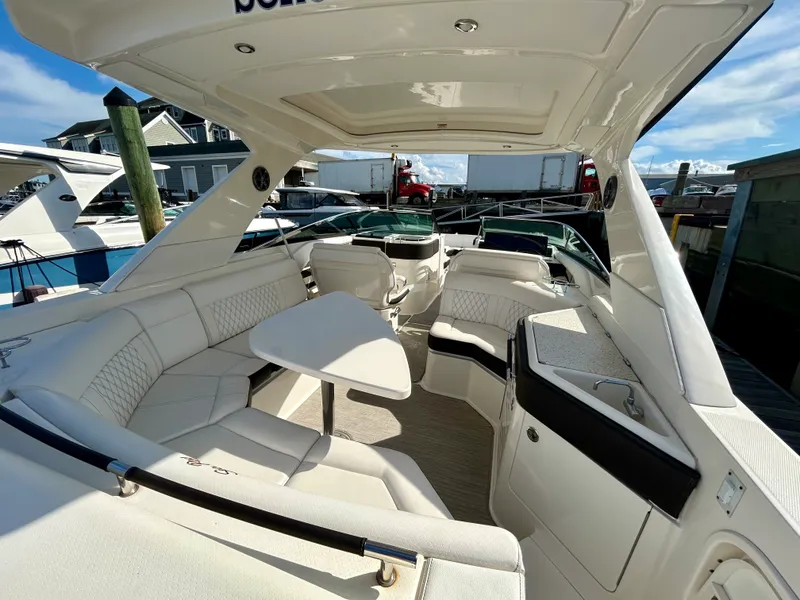 Slide: The Image of Sea Ray SLX 310 OB 2020 - 11