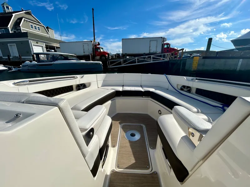 Slide: The Image of Sea Ray SLX 310 OB 2020 - 20