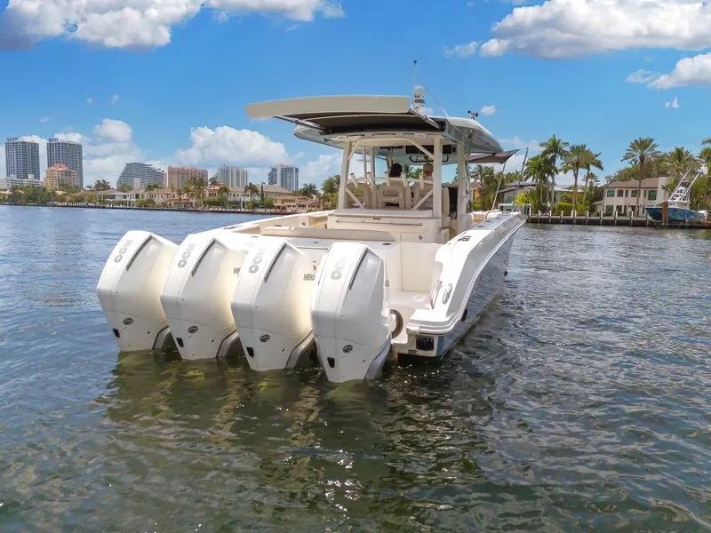 Slide: The Image of Boston Whaler 380 OUTRAGE 2022 - 10