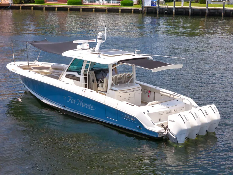 Slide: The Image of Boston Whaler 380 OUTRAGE 2022 - 13