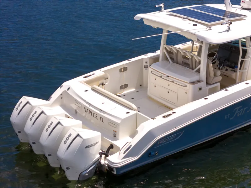 Slide: The Image of Boston Whaler 380 OUTRAGE 2022 - 14