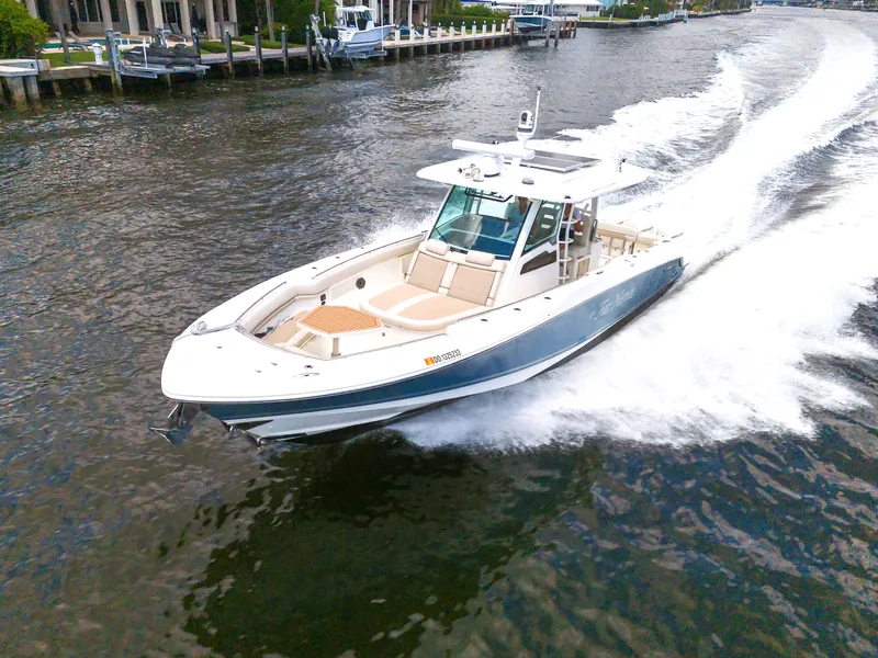 Slide: The Image of Boston Whaler 380 OUTRAGE 2022 - 19