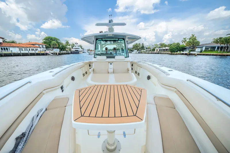 Slide: The Image of Boston Whaler 380 OUTRAGE 2022 - 25