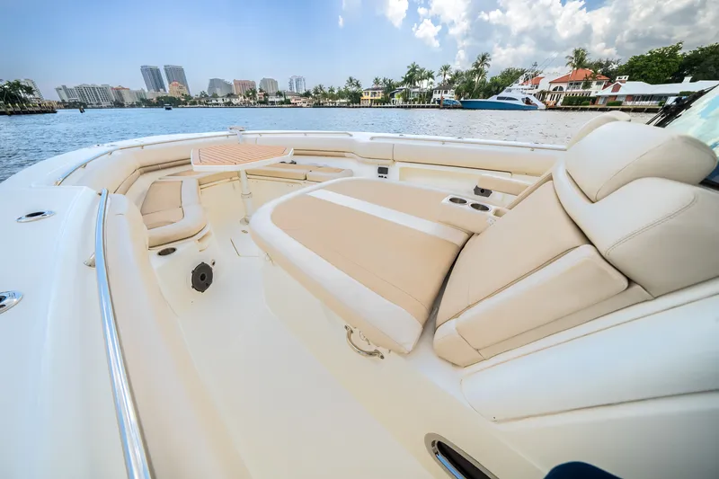 Slide: The Image of Boston Whaler 380 OUTRAGE 2022 - 26