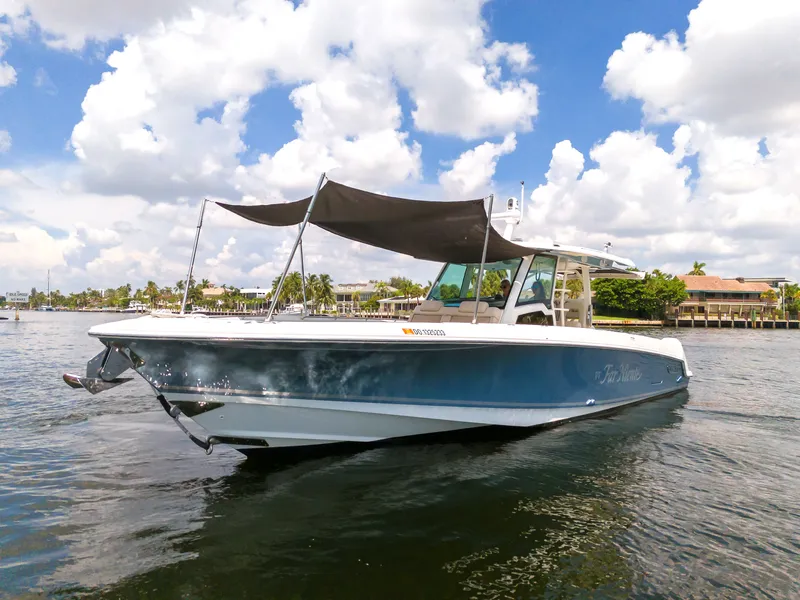 Slide: The Image of Boston Whaler 380 OUTRAGE 2022 - 3