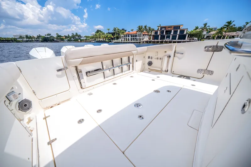 Slide: The Image of Boston Whaler 380 OUTRAGE 2022 - 31