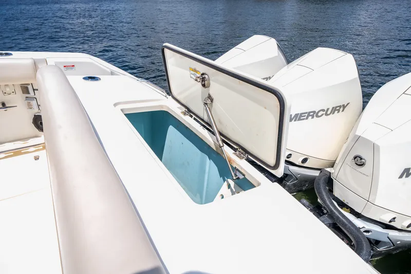 Slide: The Image of Boston Whaler 380 OUTRAGE 2022 - 33