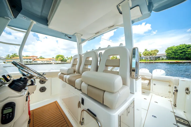 Slide: The Image of Boston Whaler 380 OUTRAGE 2022 - 44