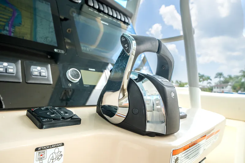 Slide: The Image of Boston Whaler 380 OUTRAGE 2022 - 46