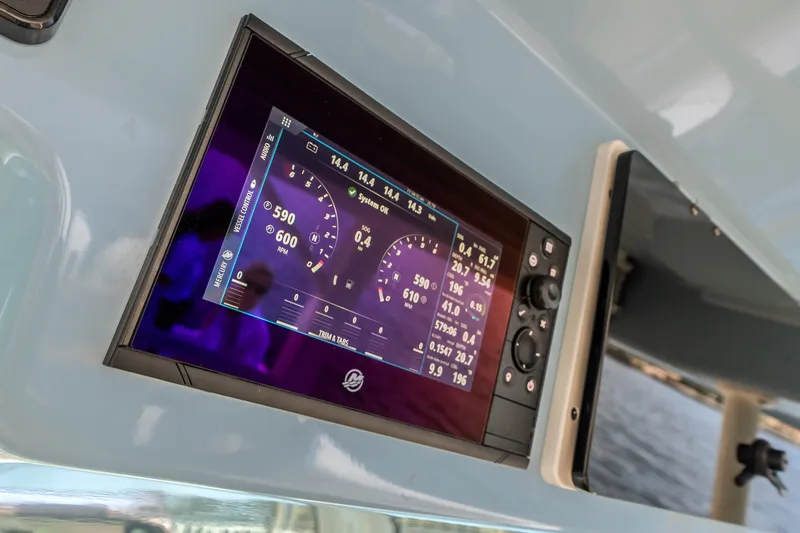 Slide: The Image of Boston Whaler 380 OUTRAGE 2022 - 48