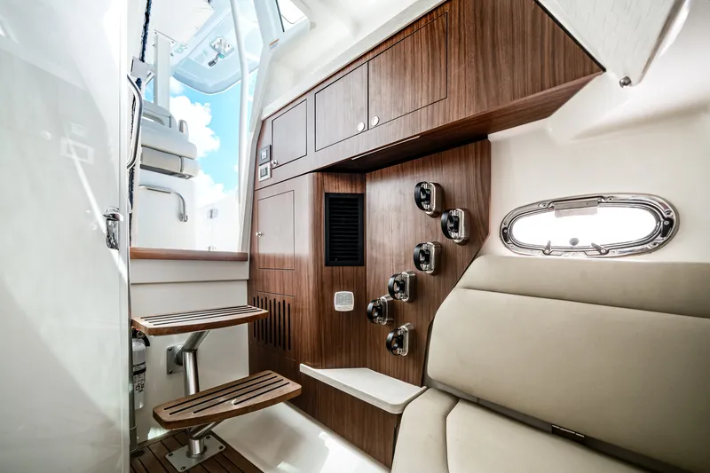 Slide: The Image of Boston Whaler 380 OUTRAGE 2022 - 50