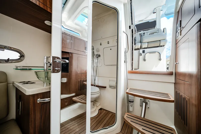 Slide: The Image of Boston Whaler 380 OUTRAGE 2022 - 52