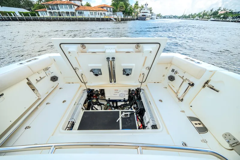 Slide: The Image of Boston Whaler 380 OUTRAGE 2022 - 58