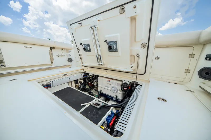 Slide: The Image of Boston Whaler 380 OUTRAGE 2022 - 59