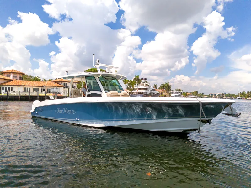 Slide: The Image of Boston Whaler 380 OUTRAGE 2022 - 7