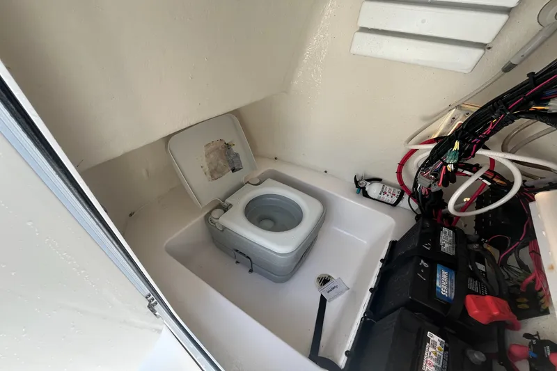 Slide: The Image of Tidewater 210 LXF 2020 - 15