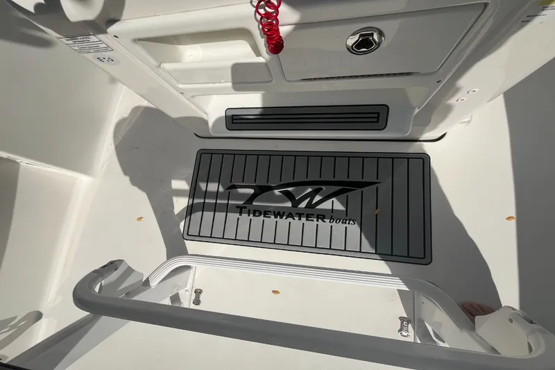 Slide: The Image of Tidewater 210 LXF 2020 - 37
