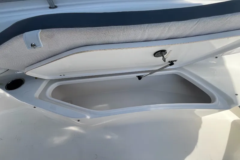 Slide: The Image of Tidewater 210 LXF 2020 - 38