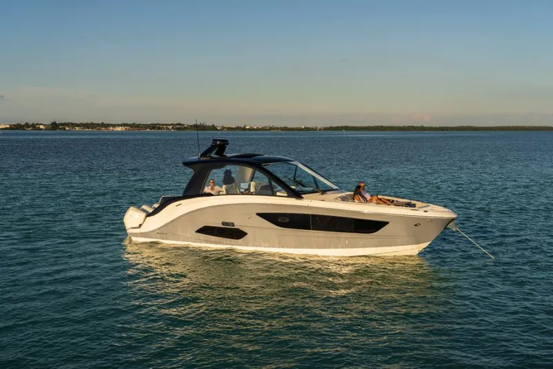Slide: The Image of Sea Ray Sundancer 370 Outboard 2025 - 3