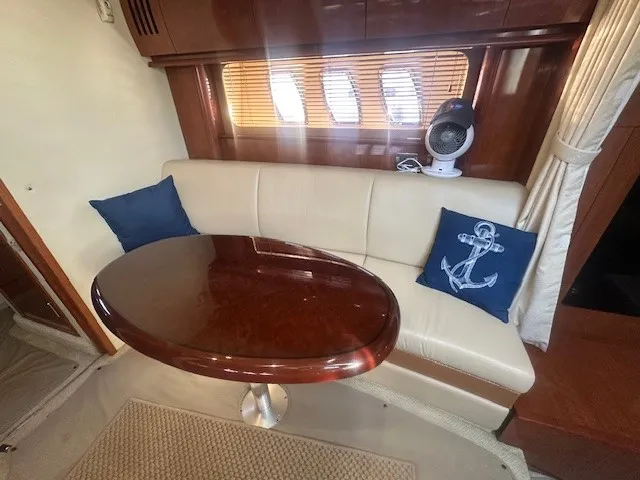 Slide: The Image of Sea Ray 38 Sundancer 2006 - 29