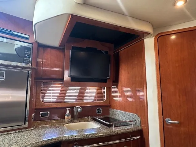 Slide: The Image of Sea Ray 38 Sundancer 2006 - 33