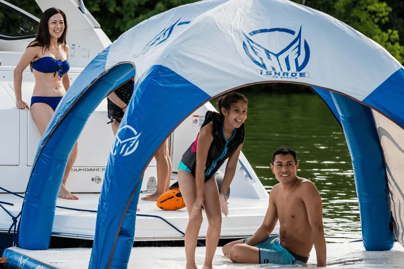 Slide: The Image of Sea Ray Sundancer 320 2026 - 61
