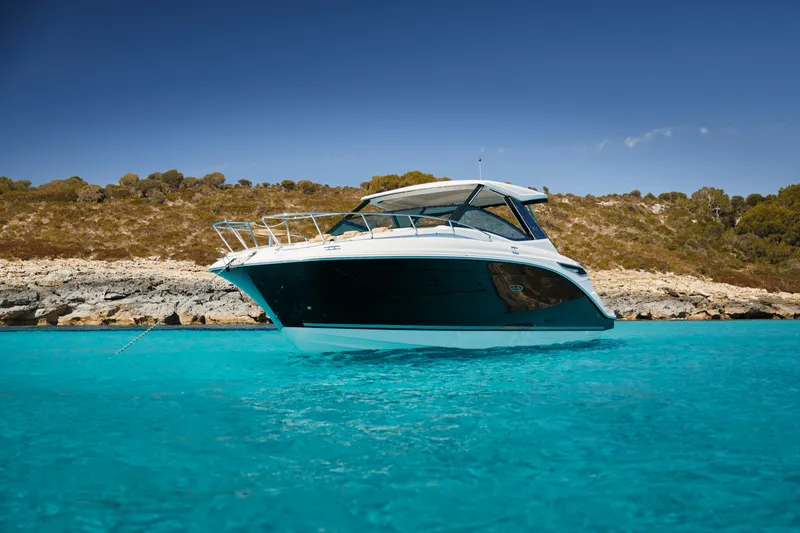 Slide: The Image of Sea Ray Sundancer 320 2026 - 60