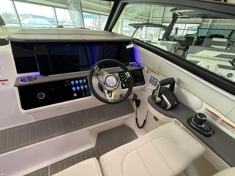 Slide: The Image of Sea Ray Sundancer 320 2026 - 87