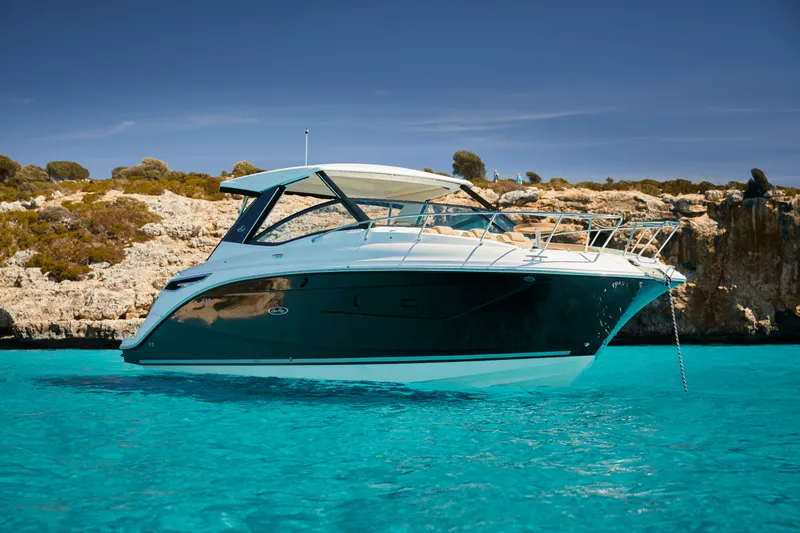 Slide: The Image of Sea Ray Sundancer 320 2026 - 72