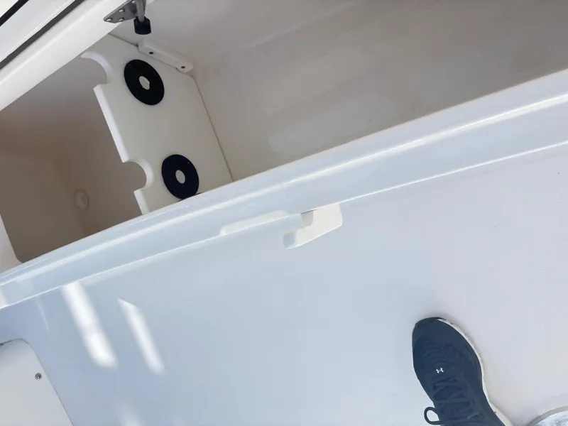 Slide: The Image of Regulator Marine 34 CC 2015 - 12