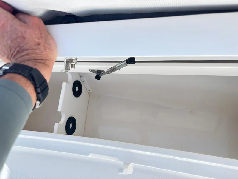 Slide: The Image of Regulator Marine 34 CC 2015 - 13