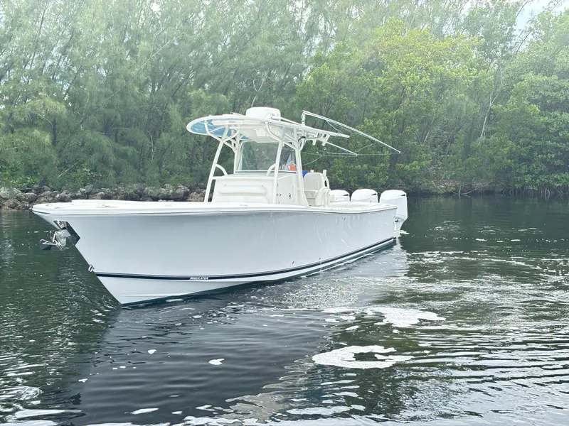 Slide: The Image of Regulator Marine 34 CC 2015 - 3