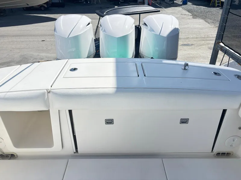 Slide: The Image of Regulator Marine 34 CC 2015 - 30