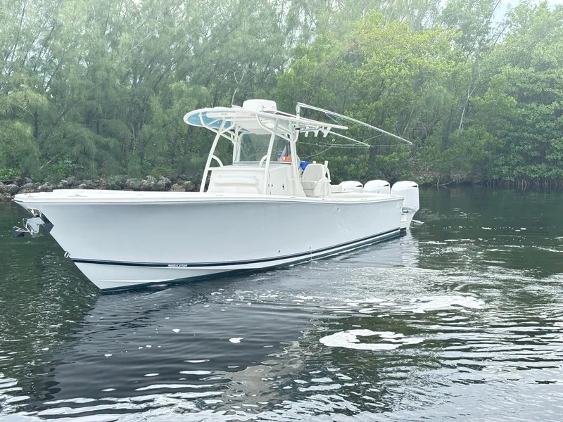 Slide: The Image of Regulator Marine 34 CC 2015 - 4