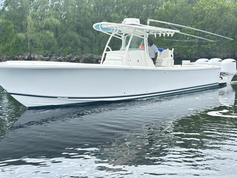 Slide: The Image of Regulator Marine 34 CC 2015 - 5