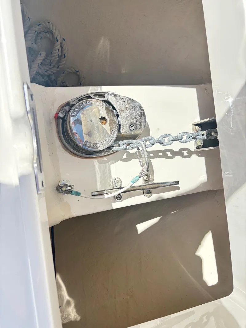 Slide: The Image of Regulator Marine 34 CC 2015 - 8