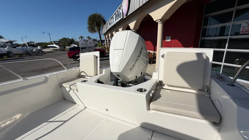 Slide: The Image of Boston Whaler 210 Montauk 2026 - 3