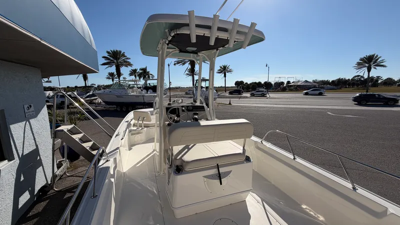 Slide: The Image of Boston Whaler 210 Montauk 2026 - 4