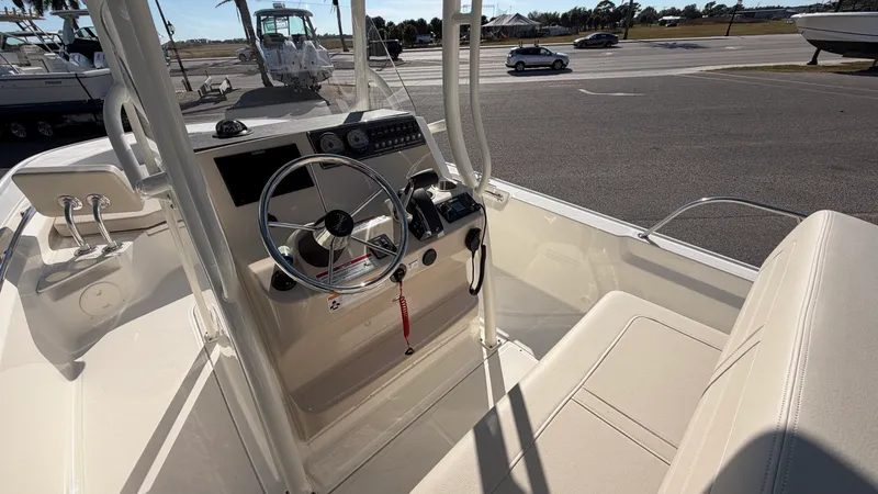 Slide: The Image of Boston Whaler 210 Montauk 2026 - 9