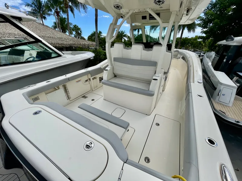 Slide: The Image of Scout 355 LXF 2022 - 11