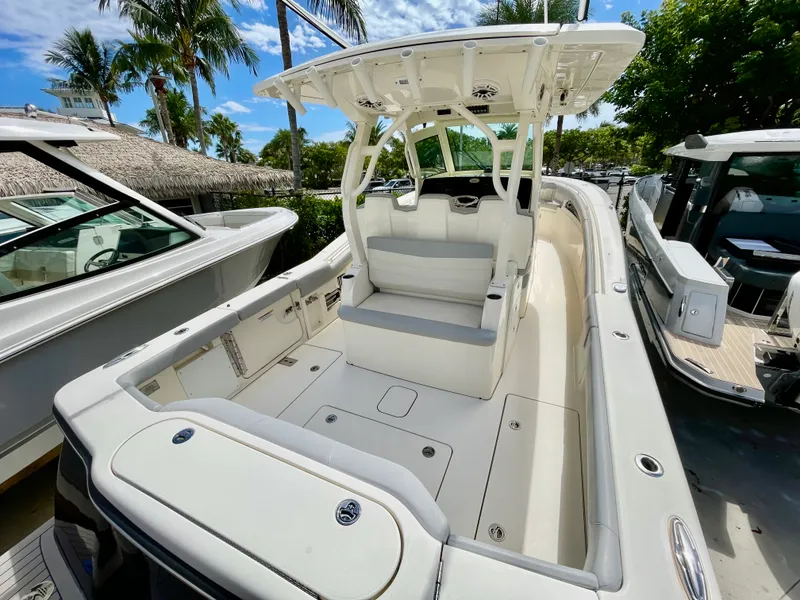 Slide: The Image of Scout 355 LXF 2022 - 12