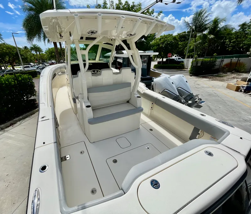 Slide: The Image of Scout 355 LXF 2022 - 13