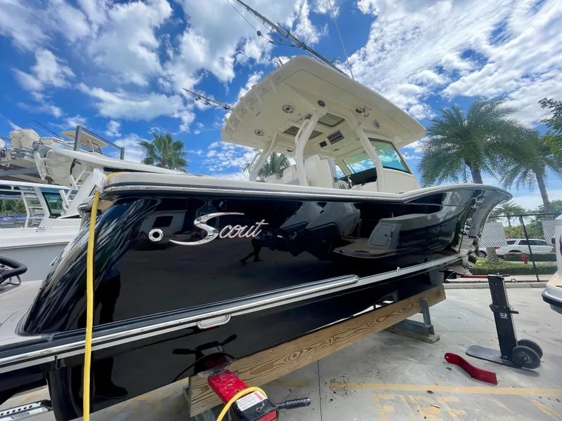 Slide: The Image of Scout 355 LXF 2022 - 2