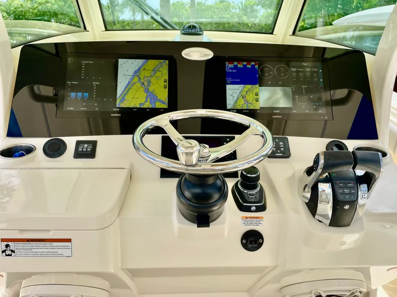 Slide: The Image of Scout 355 LXF 2022 - 22